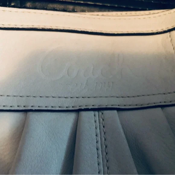 White leather, Authentic Coach bag. Excellent pre-owned condition. - Picture 3 of 6